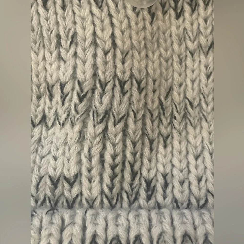 Forever 21 Knit beanie with Pom-Pom - Picture 5 of 6